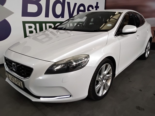 BUY VOLVO V40 D2 MOMENTUM 2015, Burchmore Auction
